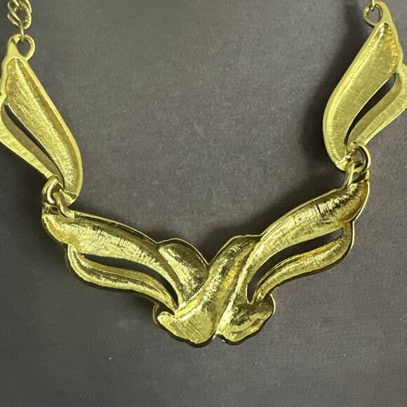 Avon Undeniable Necklace Clear Crystal 1993 Vintage With Box - Picture 5 of 8